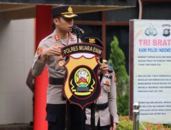 KAPOLRES MUARA ENIM MEMBERIKAN PENGHARGAAN KEPADA PERSONIL YANG BERPRESTASI