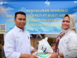 PTBA Bagikan 795 Paket Sembako untuk Guru Honorer saat Ramadhan