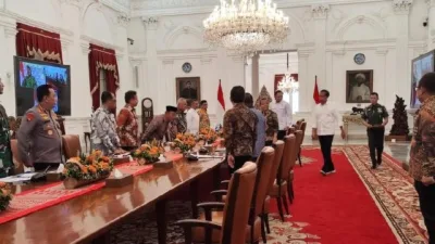 Jejaring Elit: Jokowi Gelar Musyawarah Penting Bahas Nasib Kabinet