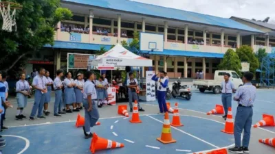 Mengembangkan Kemampuan Berkendara Aman, Astra Motor Berdayakan Pelajar Papua