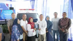 Pemkab Bengkulu Tengah Terima Bantuan Ambulans dari Bank Indonesia