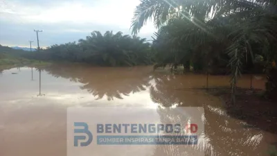 Warga Pertanyakan Penyebab Banjir di Kota Titik dan Talang Panjang