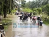 Genangan Air Hambat Pengendara di Jalan Lintas Desa Pagar Dewa – Kembang Ayun